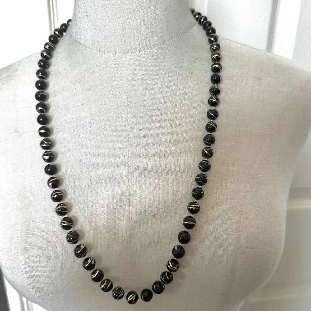 Black and gold tone vintage beaded necklace